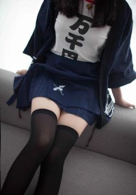 云想衣裳花想容春风拂槛露华浓