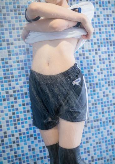 奔驰7座商务车威霆